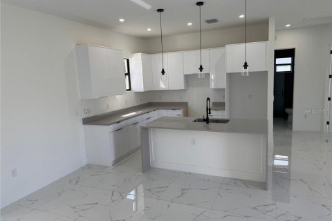 Casa en venta en Lehigh Acres, Florida, 3 dormitorios, 139.17 m2 № 1657060 - foto 10