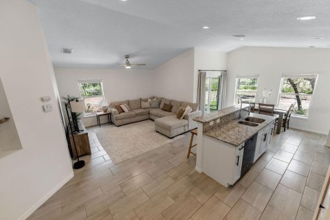 Villa ou maison à vendre à Deltona, Floride: 3 chambres, 141.3 m2 № 1762051 - photo 8