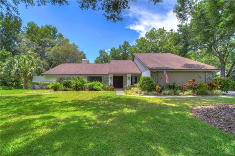 House in Brandon, Florida 4 bedrooms, 257.53 sq.m. № 1837447 - photo 1