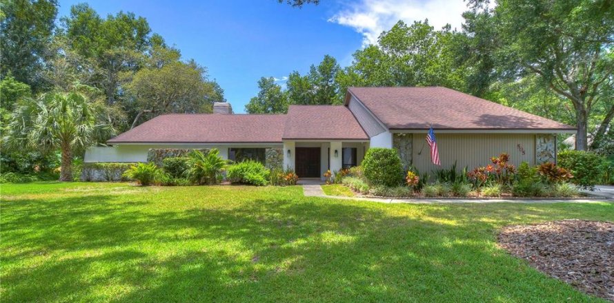 House in Brandon, Florida 4 bedrooms, 257.53 sq.m. № 1837447