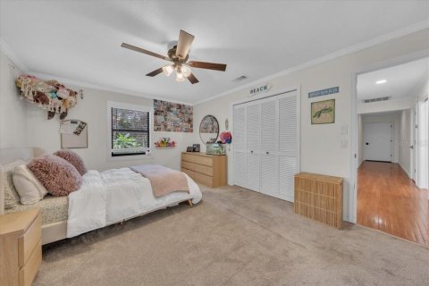 House in Brandon, Florida 4 bedrooms, 257.53 sq.m. № 1837447 - photo 3