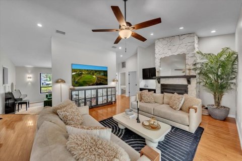 House in Brandon, Florida 4 bedrooms, 257.53 sq.m. № 1837447 - photo 14