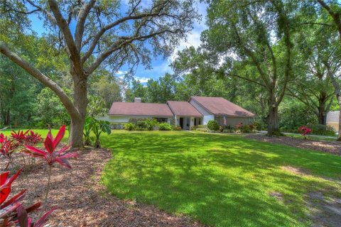 House in Brandon, Florida 4 bedrooms, 257.53 sq.m. № 1837447 - photo 7