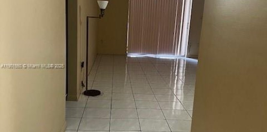 Condo à Sweetwater, Floride, 2 chambres  № 2021117