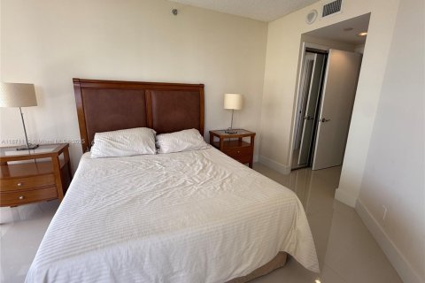 Condo in Aventura, Florida, 3 bedrooms in LANDMARK  № 1926100 - photo 13