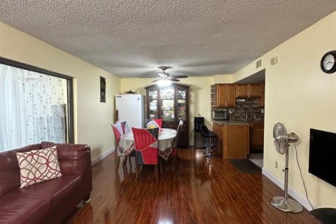 Adosado en venta en Tamarac, Florida, 3 dormitorios, 173.26 m2 № 2240498 - foto 14