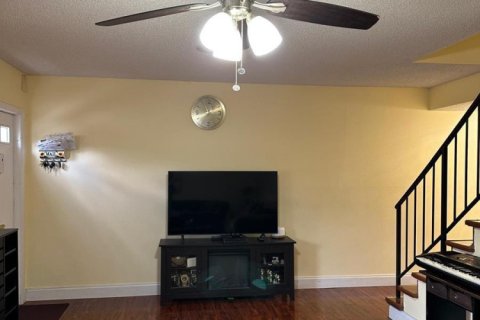 Adosado en venta en Tamarac, Florida, 3 dormitorios, 173.26 m2 № 2240498 - foto 13