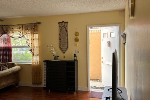 Adosado en venta en Tamarac, Florida, 3 dormitorios, 173.26 m2 № 2240498 - foto 23