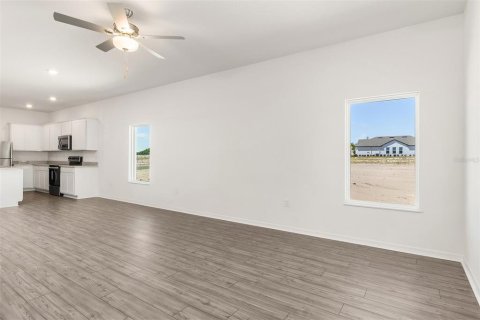 House in Winter Haven, Florida 4 bedrooms, 173.08 sq.m. № 2222329 - photo 10