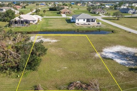 Terreno en venta en Punta Gorda, Florida № 2022445 - foto 2