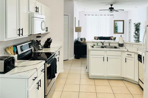 Villa ou maison à vendre à Davenport, Floride: 5 chambres, 169.55 m2 № 2298615 - photo 2