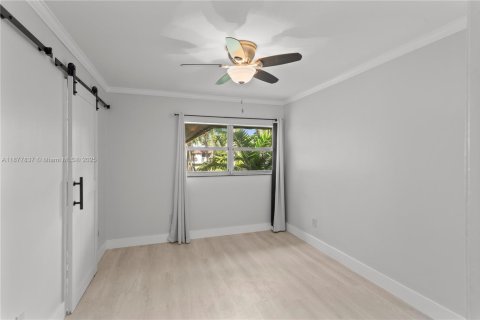 Copropriété à louer à Pinecrest, Floride: 2 chambres, 89.19 m2 № 1922803 - photo 7