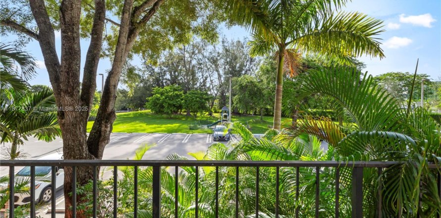 Condo à Pinecrest, Floride, 2 chambres № 1922803