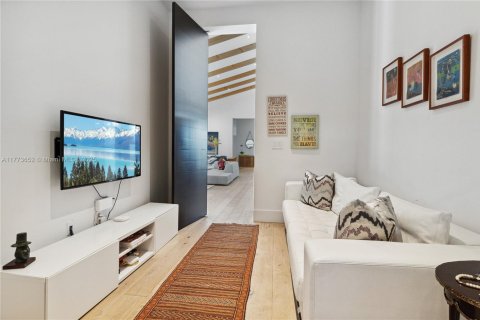 Villa ou maison à vendre à Coral Gables, Floride: 5 chambres, 441.75 m2 № 1961232 - photo 21