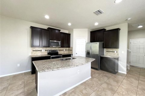 Touwnhouse à louer à Tampa, Floride: 3 chambres, 174.66 m2 № 2151294 - photo 3