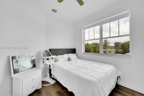 Touwnhouse à louer à Hollywood, Floride: 3 chambres, 144.56 m2 № 2265073 - photo 8