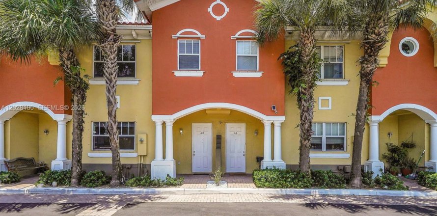 Touwnhouse à Hollywood, Floride 3 chambres, 144.56 m2 № 2265073