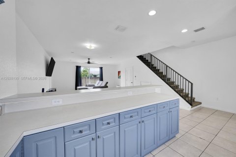 Touwnhouse à louer à Hollywood, Floride: 3 chambres, 144.56 m2 № 2265073 - photo 2