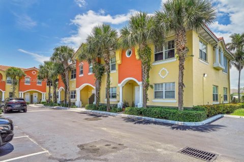 Touwnhouse à louer à Hollywood, Floride: 3 chambres, 144.56 m2 № 2265073 - photo 17