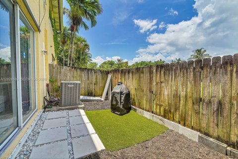 Touwnhouse à louer à Hollywood, Floride: 3 chambres, 144.56 m2 № 2265073 - photo 16