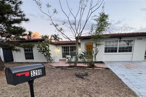 Casa en venta en Holiday, Florida, 3 dormitorios, 182.74 m2 № 2092389 - foto 2
