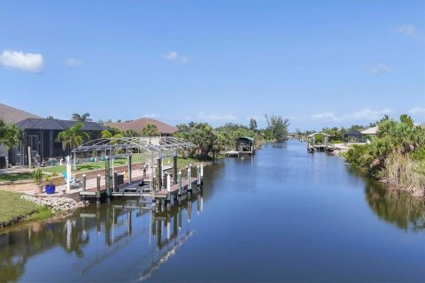 Villa ou maison à vendre à Port Charlotte, Floride: 3 chambres, 207.64 m2 № 1778222 - photo 1