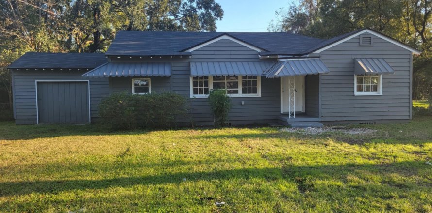 House in Jacksonville, Florida 5 bedrooms, 134.89 sq.m. № 835693