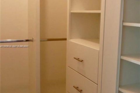 Copropriété à louer à Miami, Floride: 1 chambre, 50.17 m2 № 2038518 - photo 16