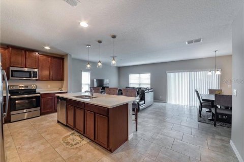 Casa en alquiler en Davenport, Florida, 4 dormitorios, 172.8 m2 № 1903314 - foto 3