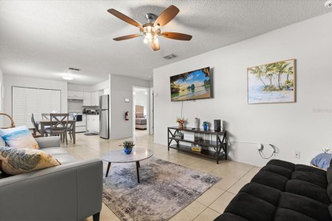 Apartamento en alquiler en Clearwater, Florida, 2 dormitorios, 69.68 m2 № 1888668 - foto 5
