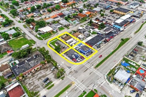 Commercial property in Hialeah, Florida № 1692456 - photo 2