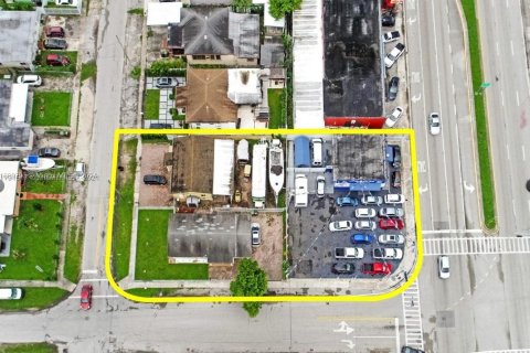 Commercial property in Hialeah, Florida № 1692456 - photo 9