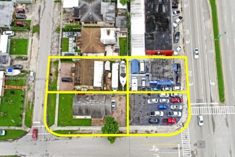 Commercial property in Hialeah, Florida № 1692456 - photo 10