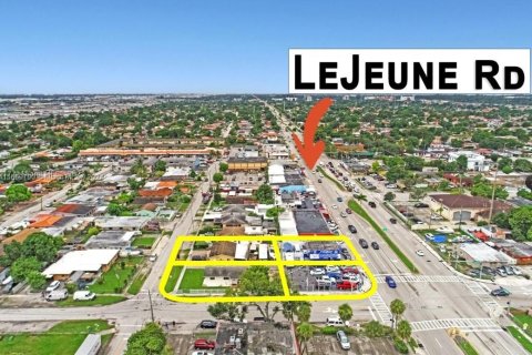 Commercial property in Hialeah, Florida № 1692456 - photo 12