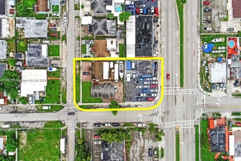 Commercial property in Hialeah, Florida № 1692456 - photo 4