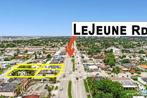 Commercial property in Hialeah, Florida № 1692456 - photo 1