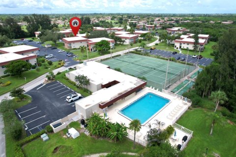 Condo in Vero Beach, Florida, 2 bedrooms  № 2382516 - photo 2
