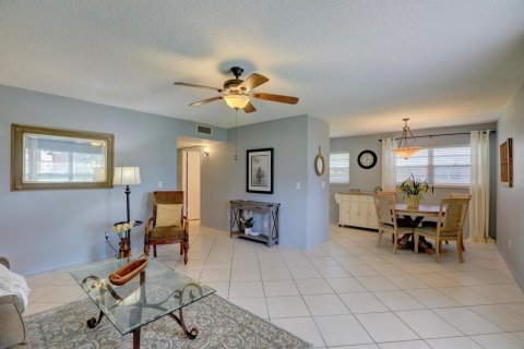 Condo in Vero Beach, Florida, 2 bedrooms  № 2382516 - photo 6