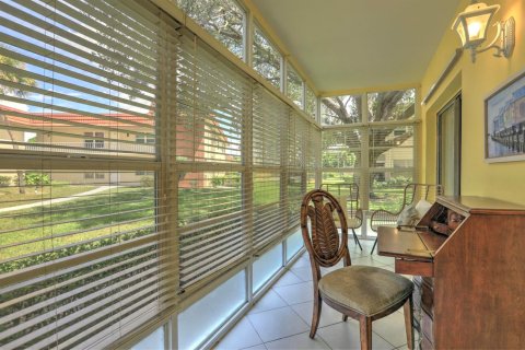 Condo in Vero Beach, Florida, 2 bedrooms  № 2382516 - photo 18