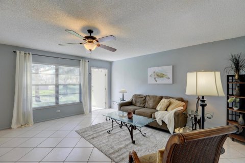 Condo in Vero Beach, Florida, 2 bedrooms  № 2382516 - photo 4