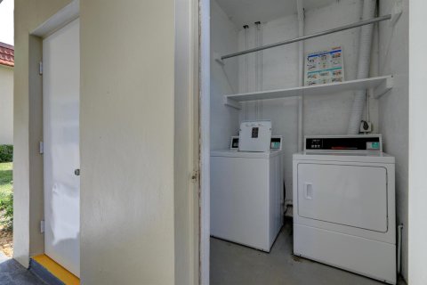 Condo in Vero Beach, Florida, 2 bedrooms  № 2382516 - photo 20