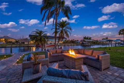 Casa en venta en Punta Gorda, Florida, 2 dormitorios, 164.07 m2 № 2206104 - foto 2