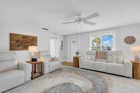 Casa en venta en Punta Gorda, Florida, 2 dormitorios, 164.07 m2 № 2206104 - foto 9