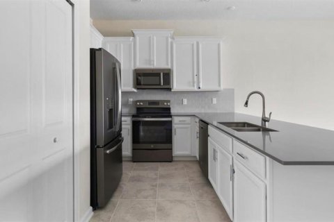 Copropriété à vendre à Davenport, Floride: 2 chambres, 128.95 m2 № 2221889 - photo 3