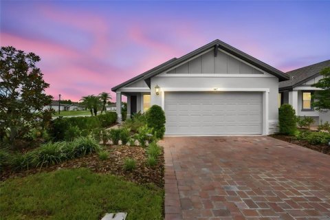 House in Daytona Beach, Florida 4 bedrooms, 158.68 sq.m. № 2352408