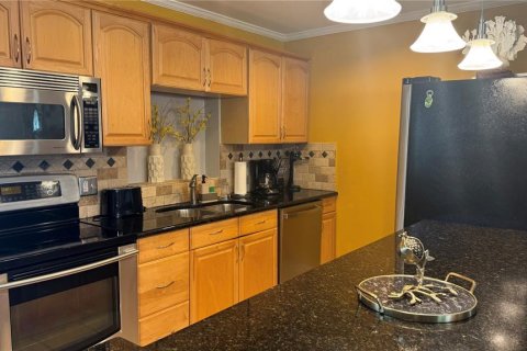 House in Seminole, Florida 3 bedrooms, 156.08 sq.m. № 2204305 - photo 4