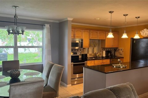 House in Seminole, Florida 3 bedrooms, 156.08 sq.m. № 2204305 - photo 3