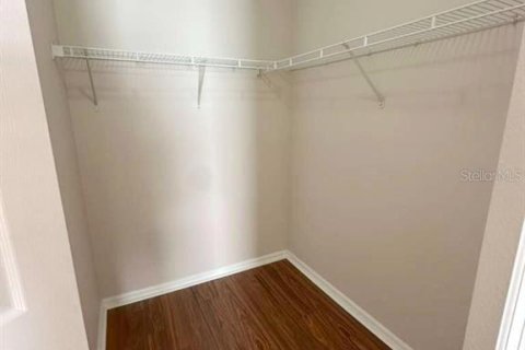 Condo in Winter Garden, Florida, 2 bedrooms № 2211182 - photo 11