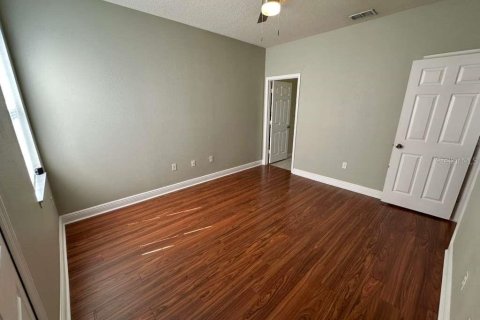 Condo in Winter Garden, Florida, 2 bedrooms № 2211182 - photo 14