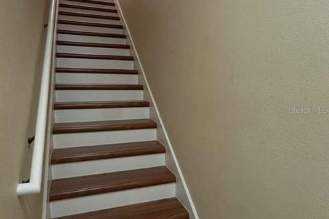 Condo in Winter Garden, Florida, 2 bedrooms № 2211182 - photo 16